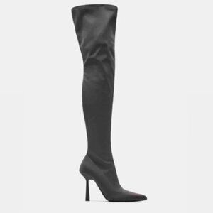 OVER-THE-KNEE GREY HIGH HEELED BOOTS